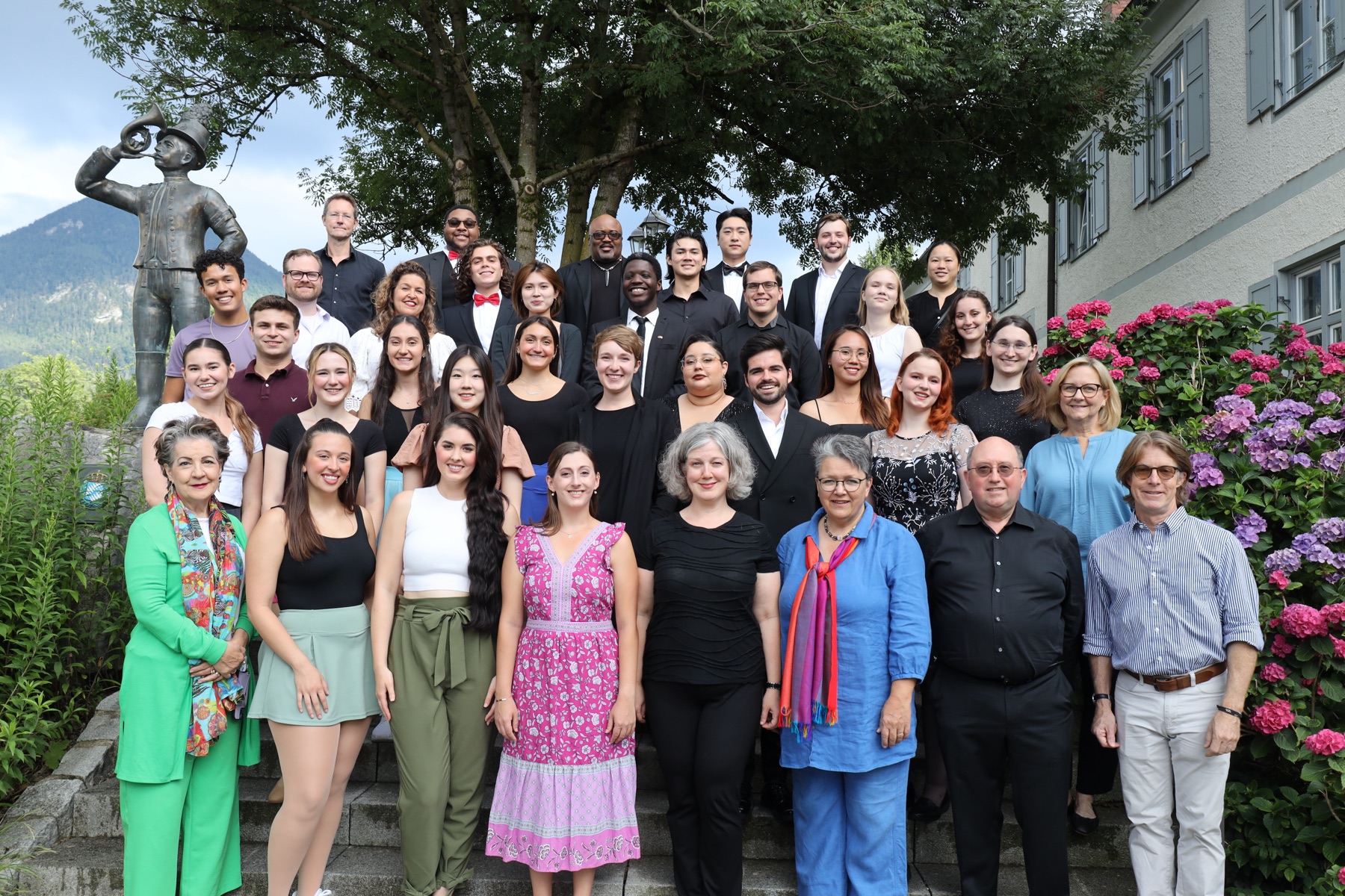 The 2023 MTB company of singers, pianists and faculty in Oberaudorf